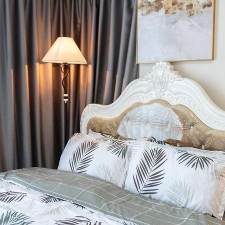 A2J Luxury 2Br Bgc Uptown Suite Near Uptown Mall Manila Eksteriør bilde