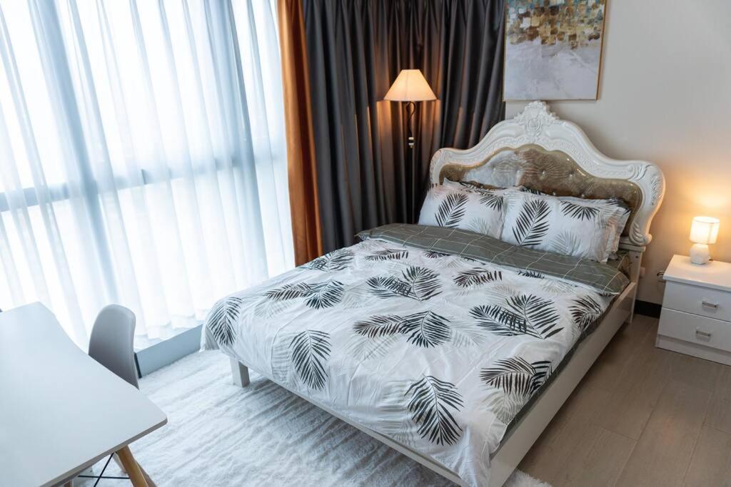 A2J Luxury 2Br Bgc Uptown Suite Near Uptown Mall Manila Eksteriør bilde