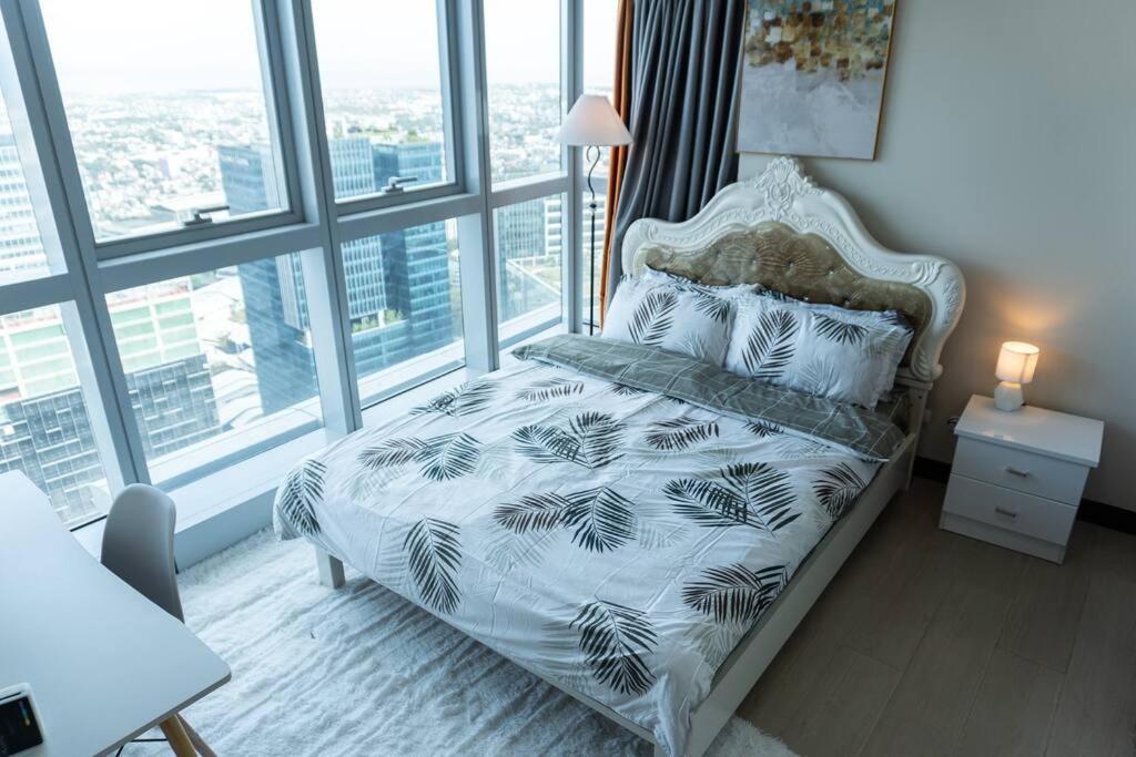A2J Luxury 2Br Bgc Uptown Suite Near Uptown Mall Manila Eksteriør bilde