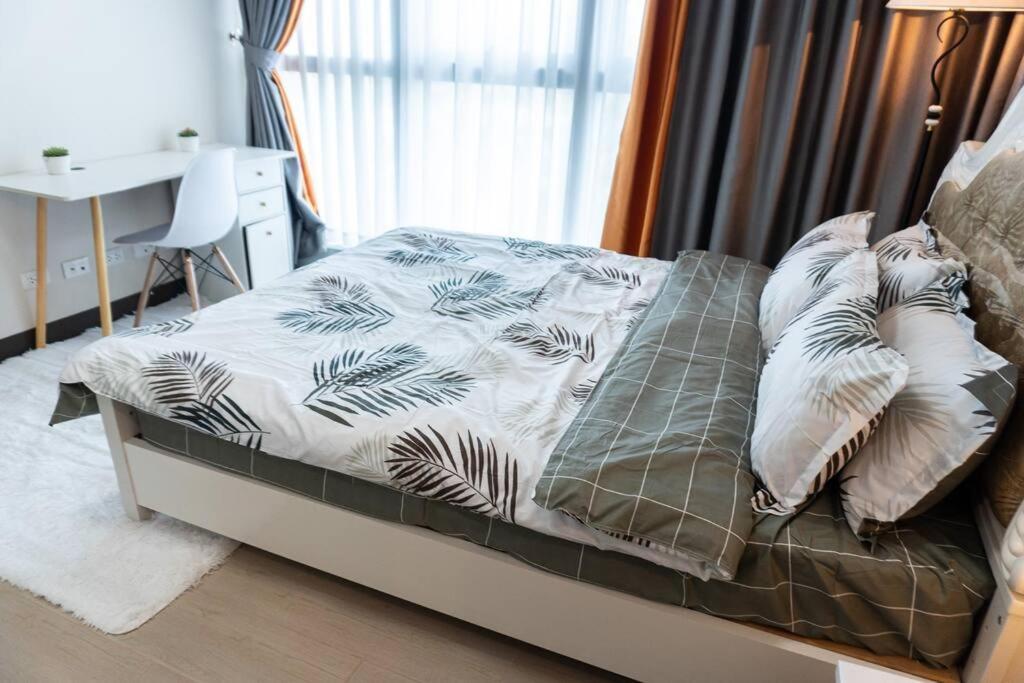 A2J Luxury 2Br Bgc Uptown Suite Near Uptown Mall Manila Eksteriør bilde