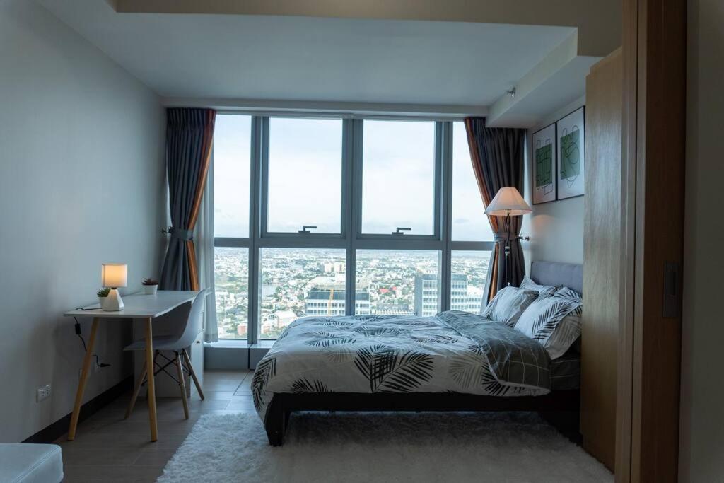 A2J Luxury 2Br Bgc Uptown Suite Near Uptown Mall Manila Eksteriør bilde