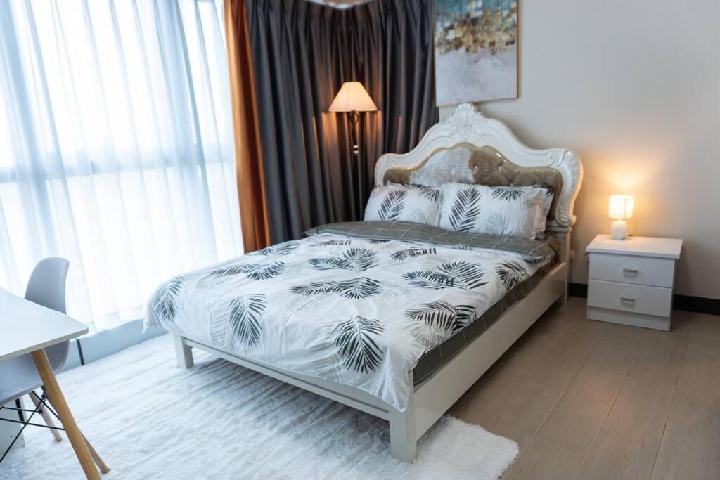 A2J Luxury 2Br Bgc Uptown Suite Near Uptown Mall Manila Eksteriør bilde