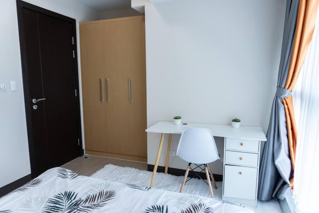 A2J Luxury 2Br Bgc Uptown Suite Near Uptown Mall Manila Eksteriør bilde