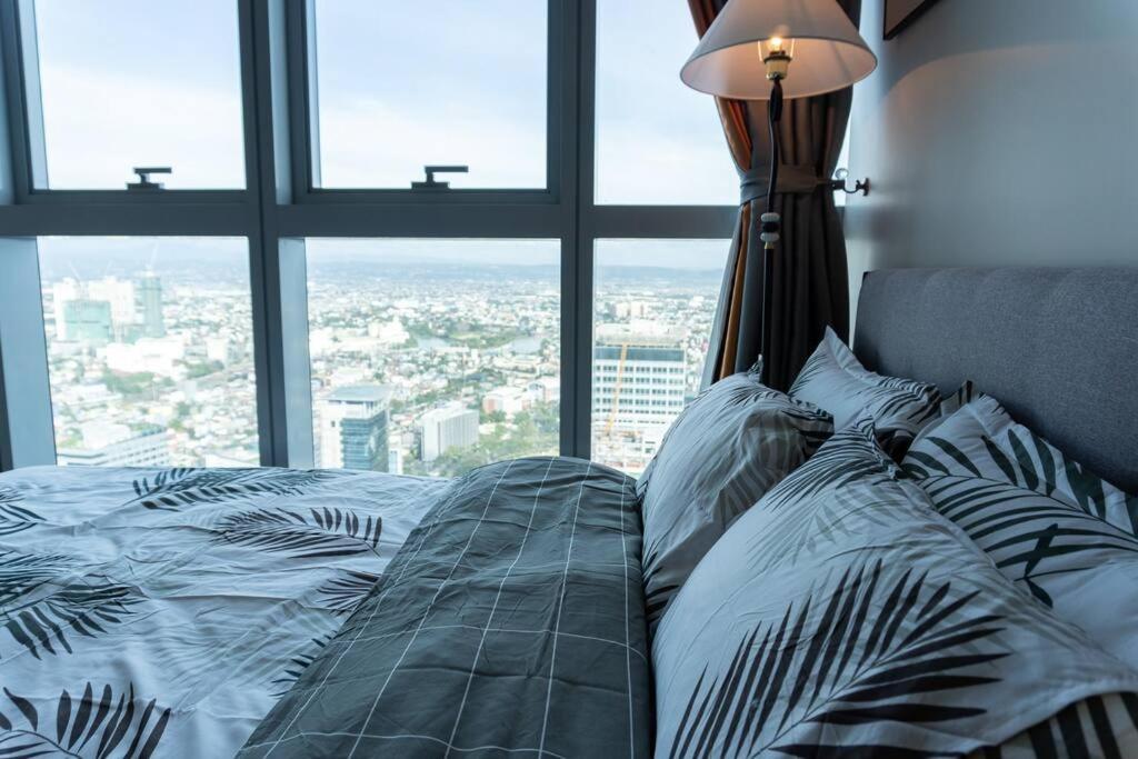 A2J Luxury 2Br Bgc Uptown Suite Near Uptown Mall Manila Eksteriør bilde